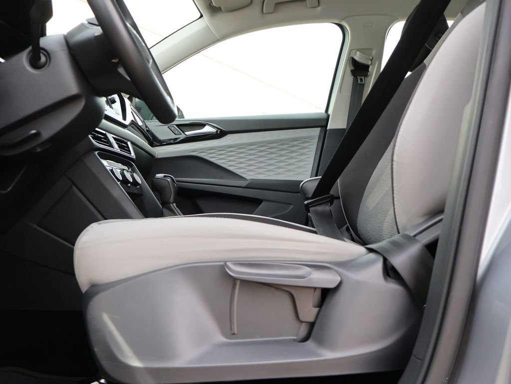 Certified 2023 Volkswagen Taos S image 36