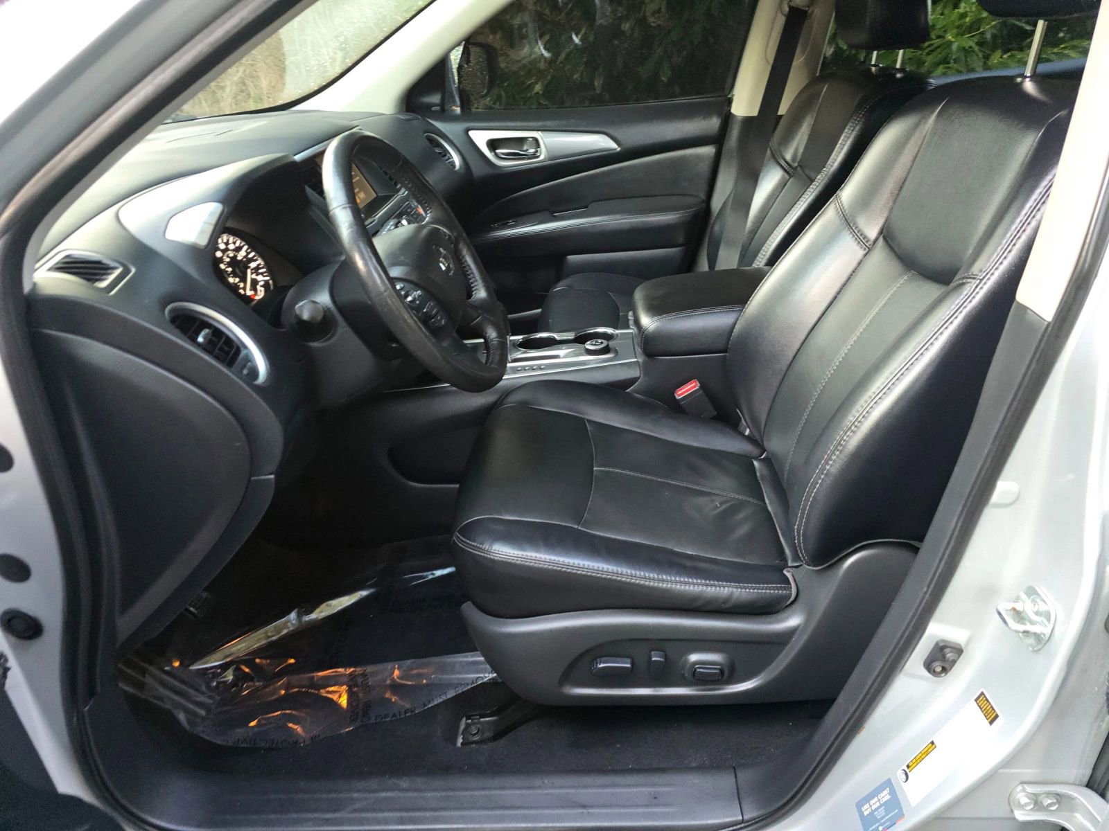 Used 2020 Nissan Pathfinder SL image 21