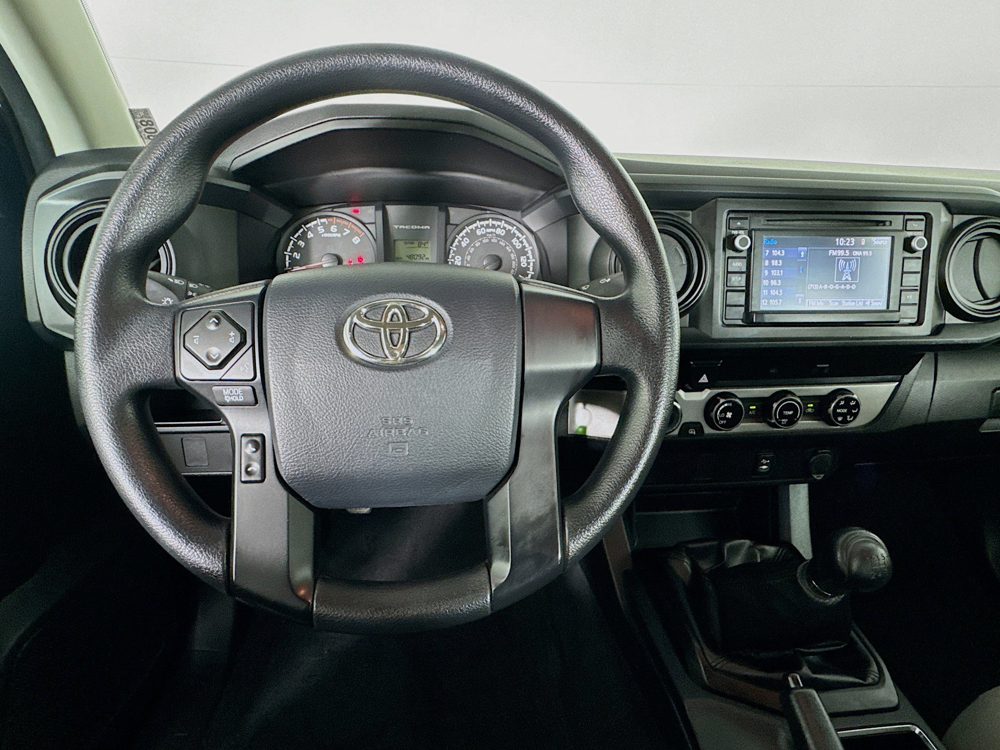 Used 2017 Toyota Tacoma SR AWD/4WD image 10