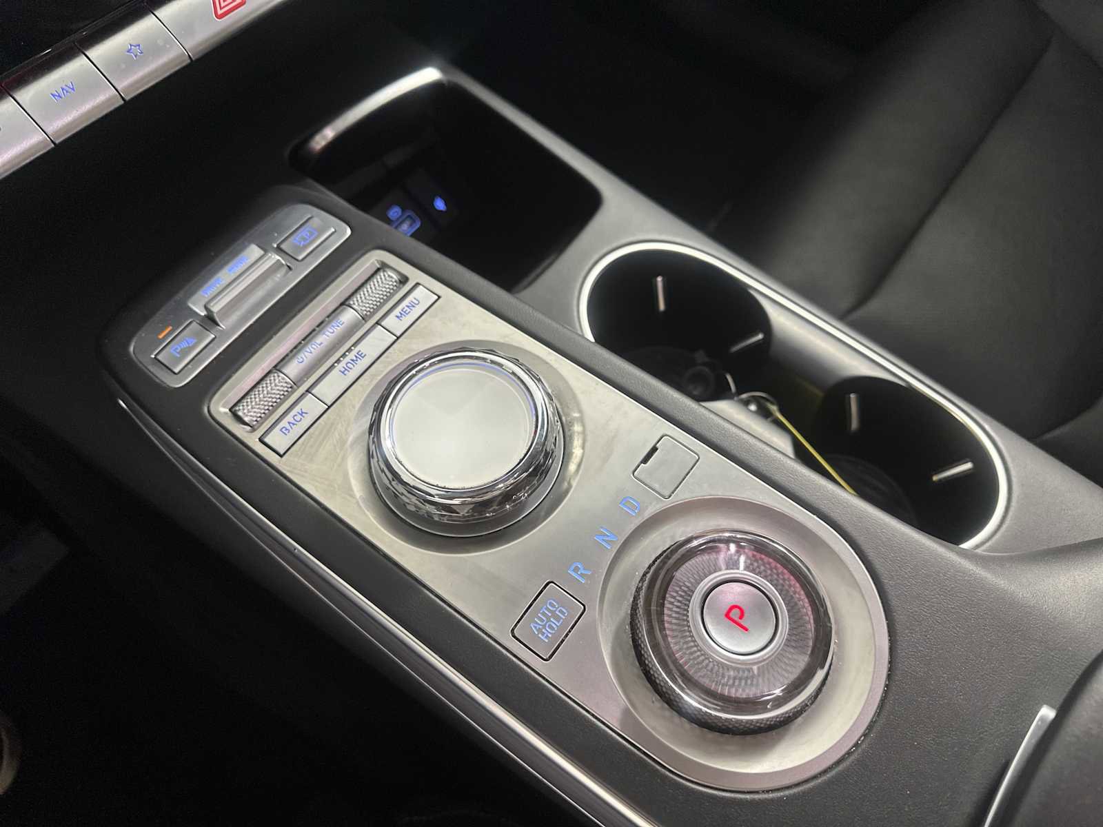 Used 2023 Genesis GV70 2.5T w/ Advanced Package image 17