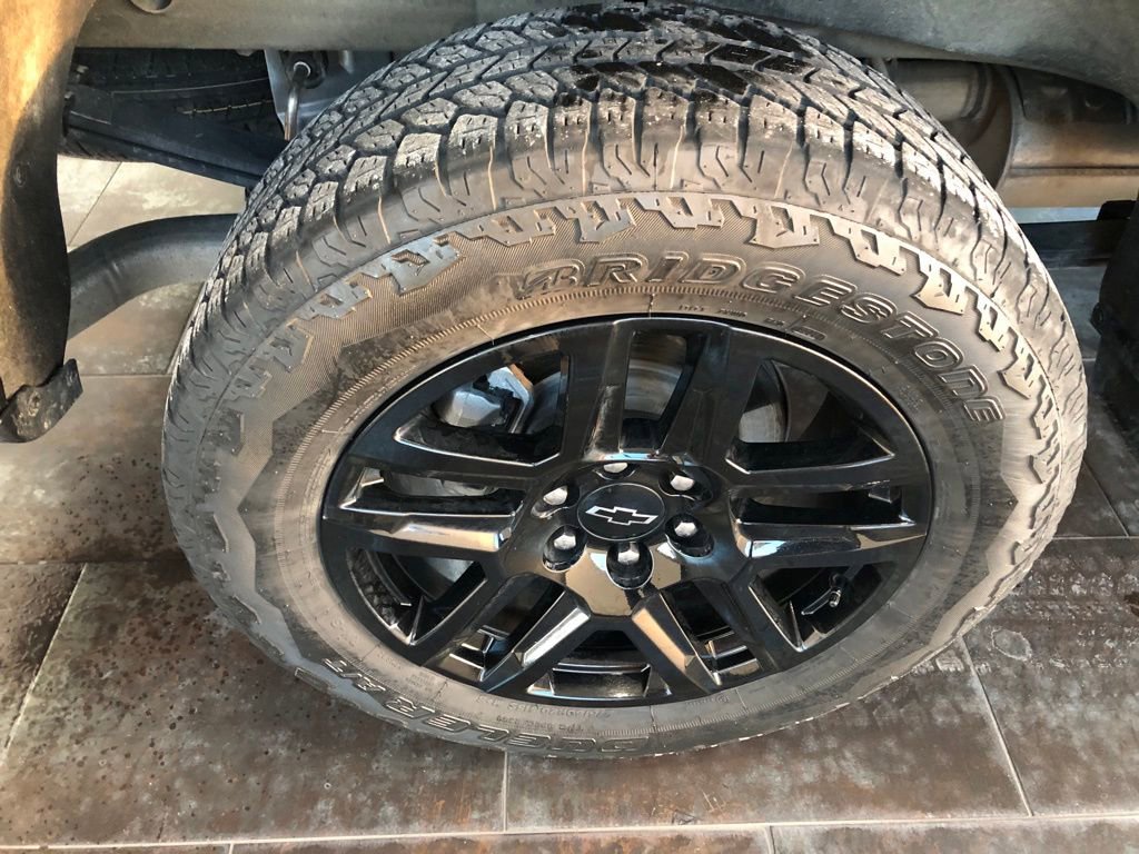 Used 2024 Chevrolet Silverado 1500 Custom Trail Boss w/ Turbomax Blackout Package image 6