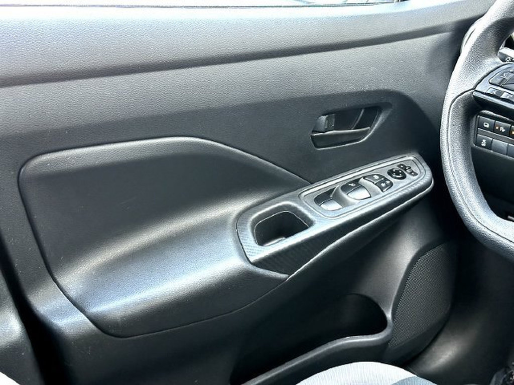 Used 2025 Nissan Versa S FWD image 25