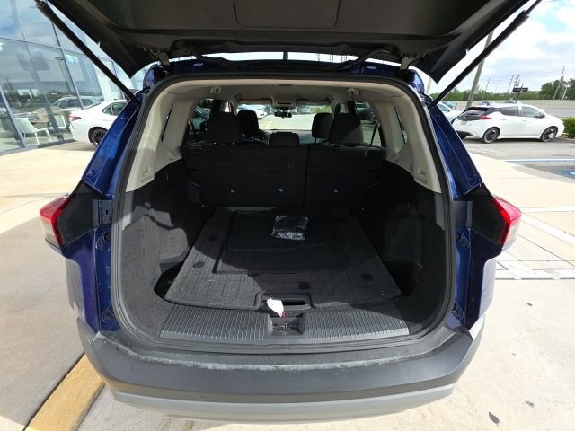 Used 2023 Nissan Rogue S image 26