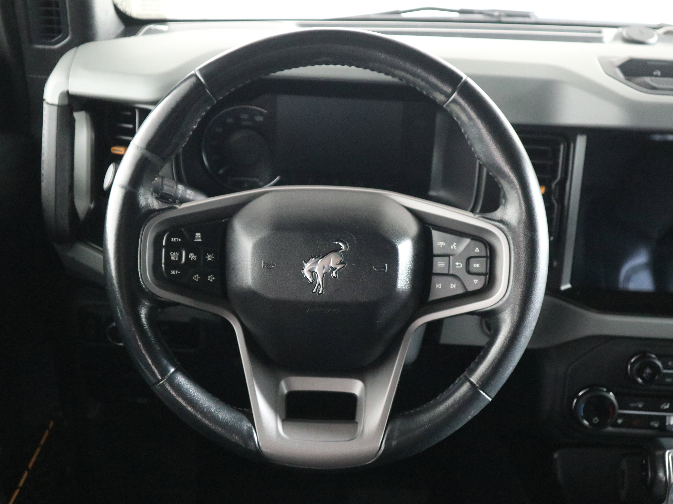 Used 2023 Ford Bronco Badlands image 16