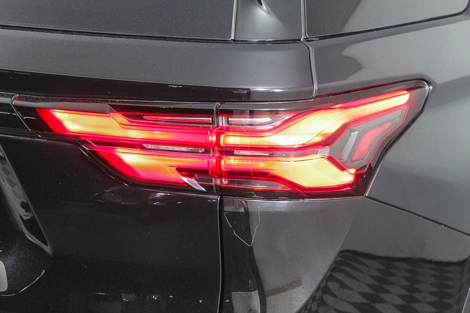 Used 2023 Chevrolet Traverse LT image 9