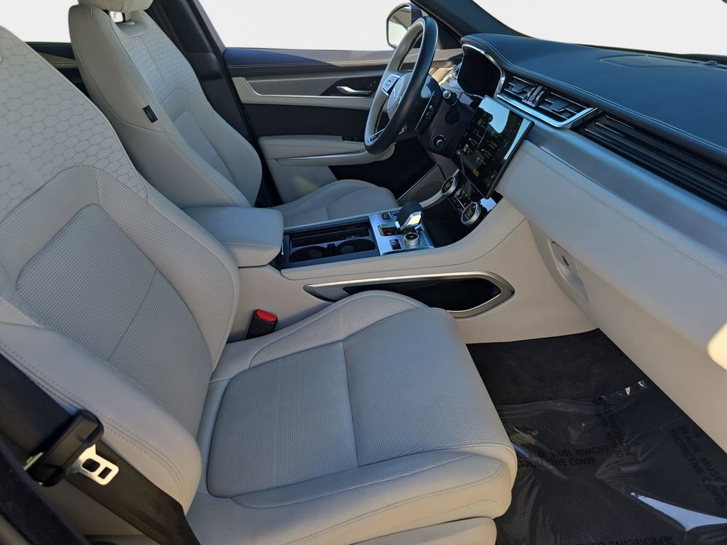 Used 2025 Jaguar F-PACE R-Dynamic S image 10