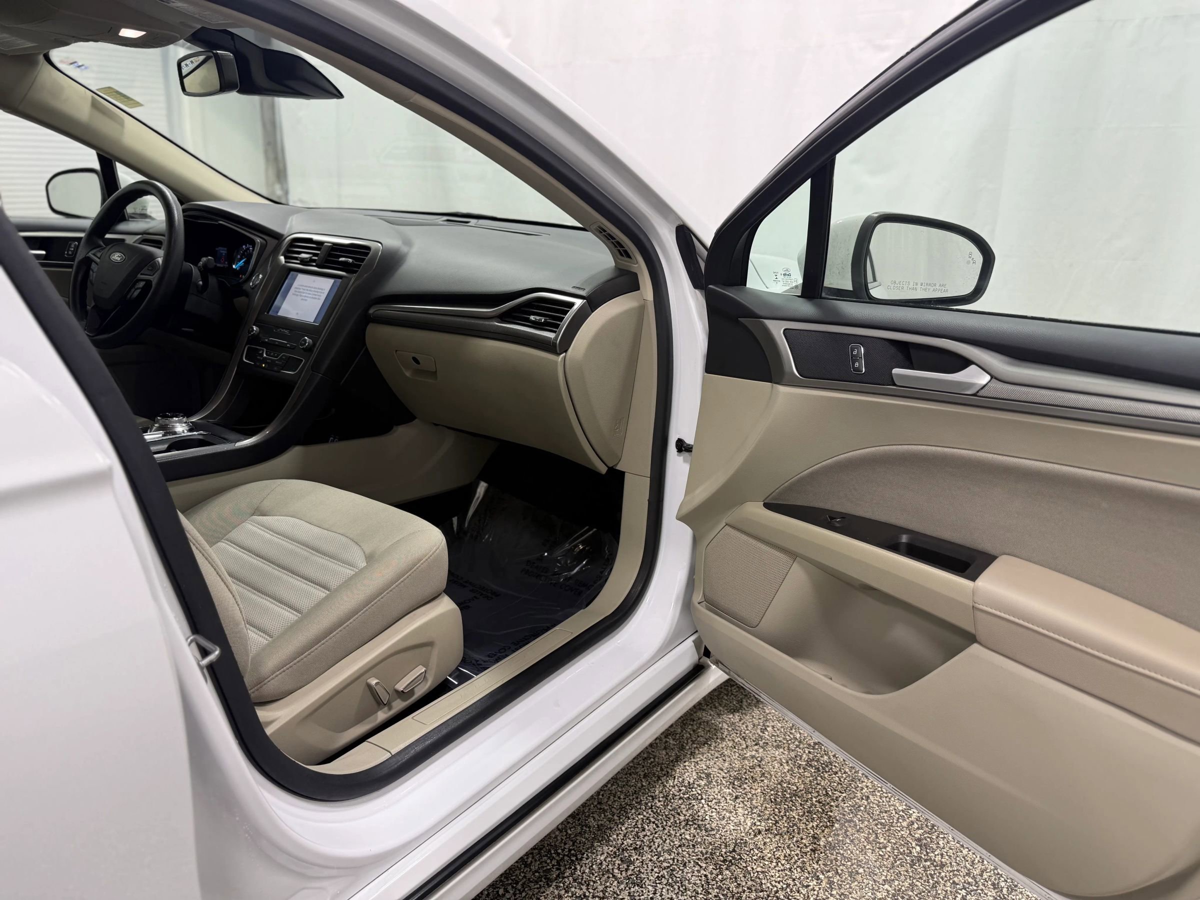 Used 2019 Ford Fusion SE image 21