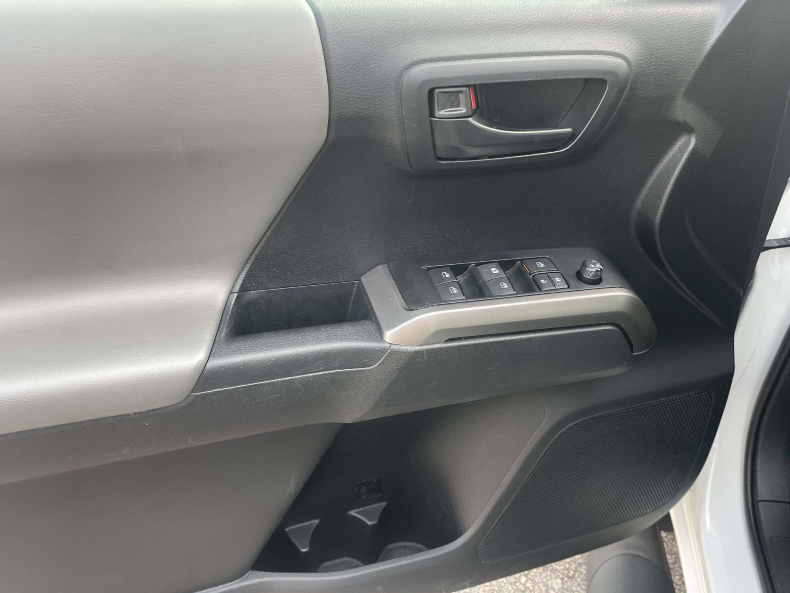 Used 2022 Toyota Tacoma SR5 image 15