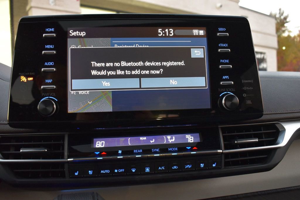 Used 2022 Toyota Sienna Platinum image 37