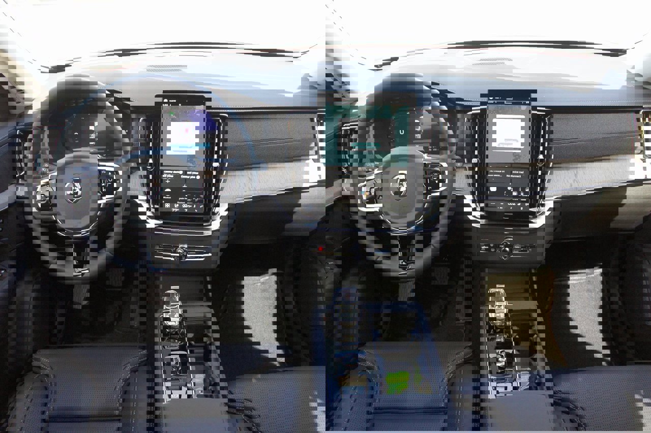 New 2025 Volvo XC90 T8 Ultra w/ Protection Package Premier image 10