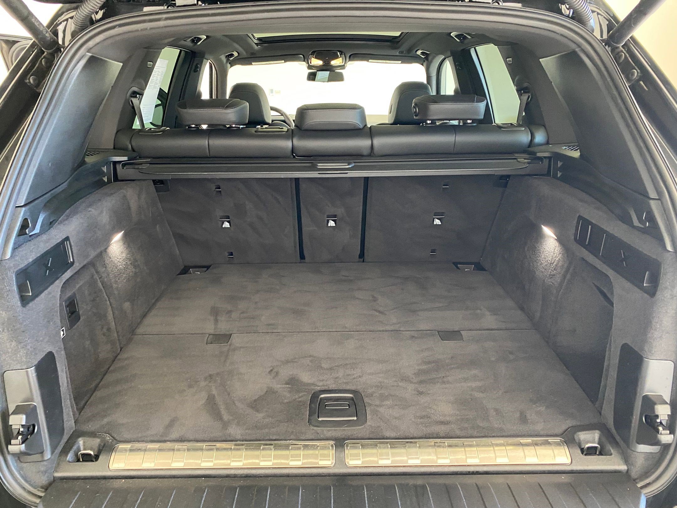 Used 2026 BMW X5 xDrive50e w/ Premium Package image 32