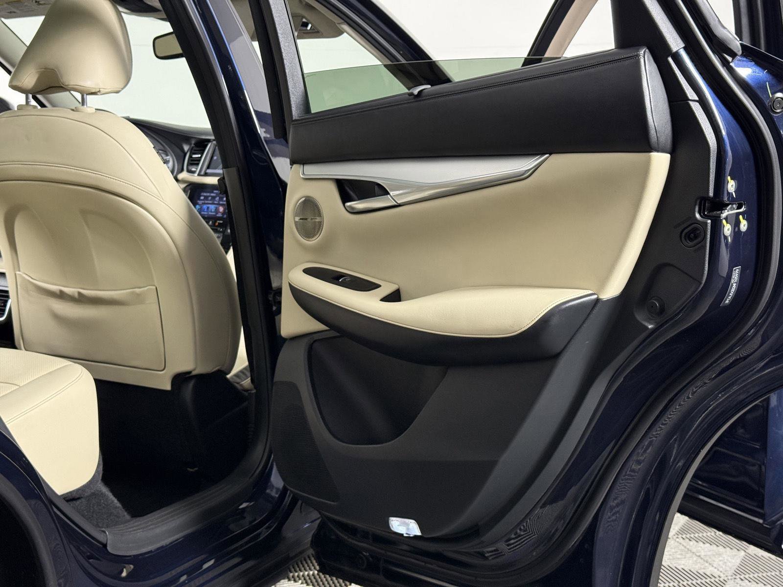 Used 2021 INFINITI QX50 Sensory w/ Cargo Package image 27