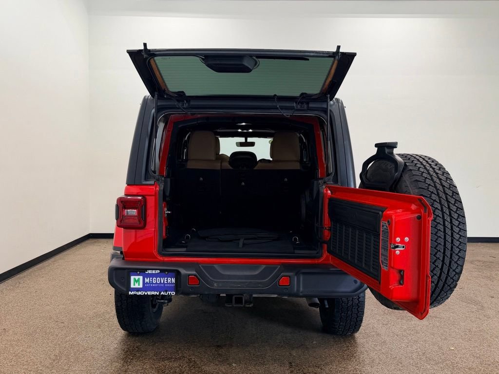 Used 2021 Jeep Wrangler Unlimited Sahara w/ Uconnect 4C Nav & Sound Group AWD/4WD image 5