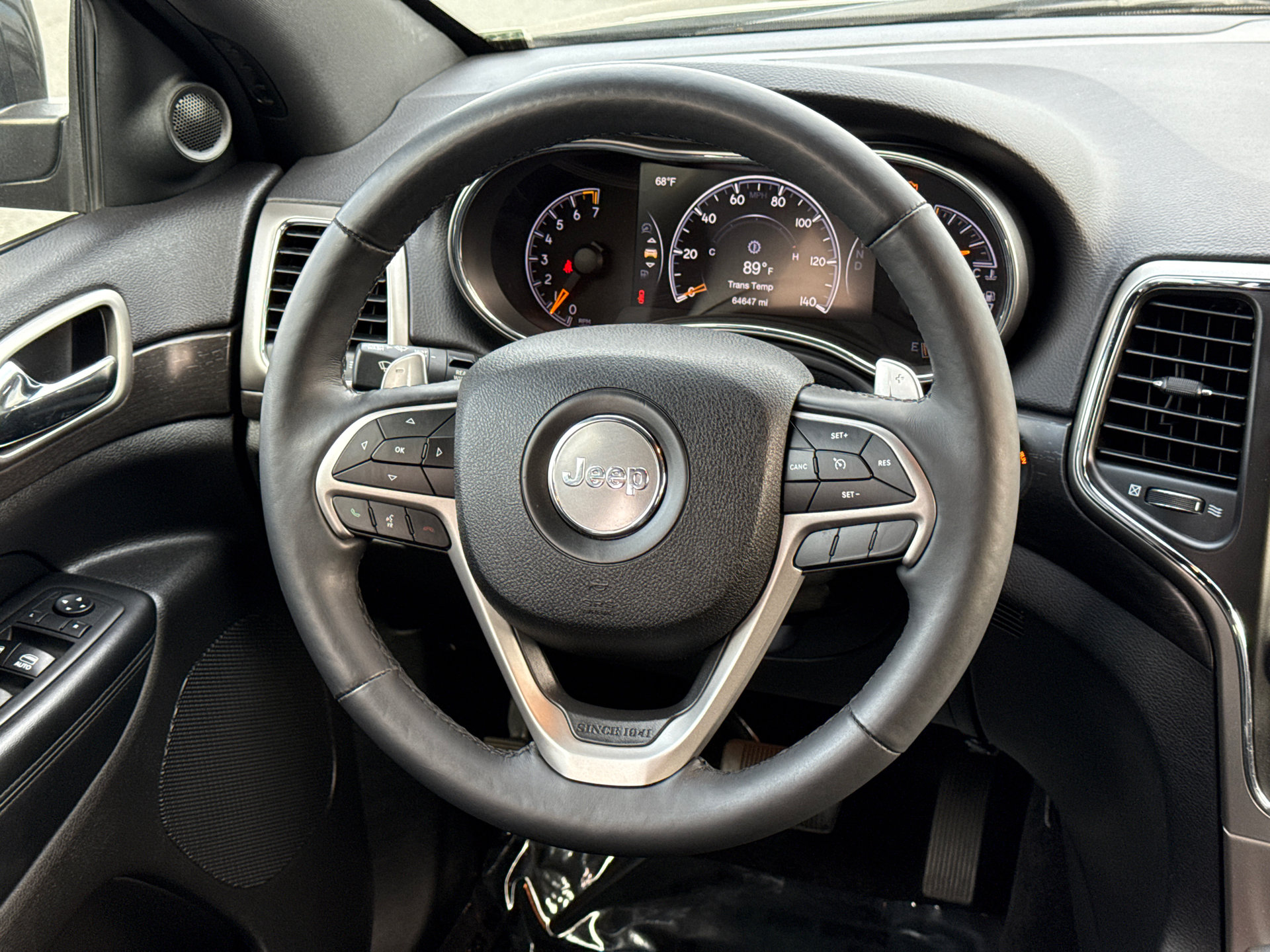 Used 2017 Jeep Grand Cherokee Altitude RWD image 19