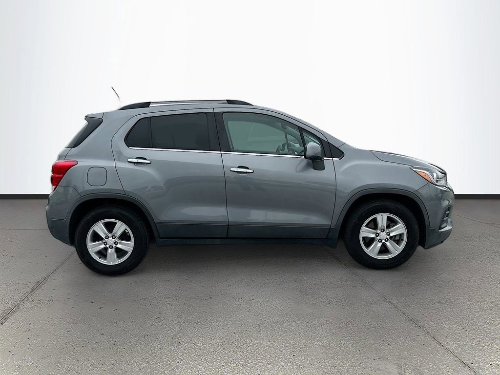 Used 2020 Chevrolet Trax LT w/ Driver Confidence Package image 8