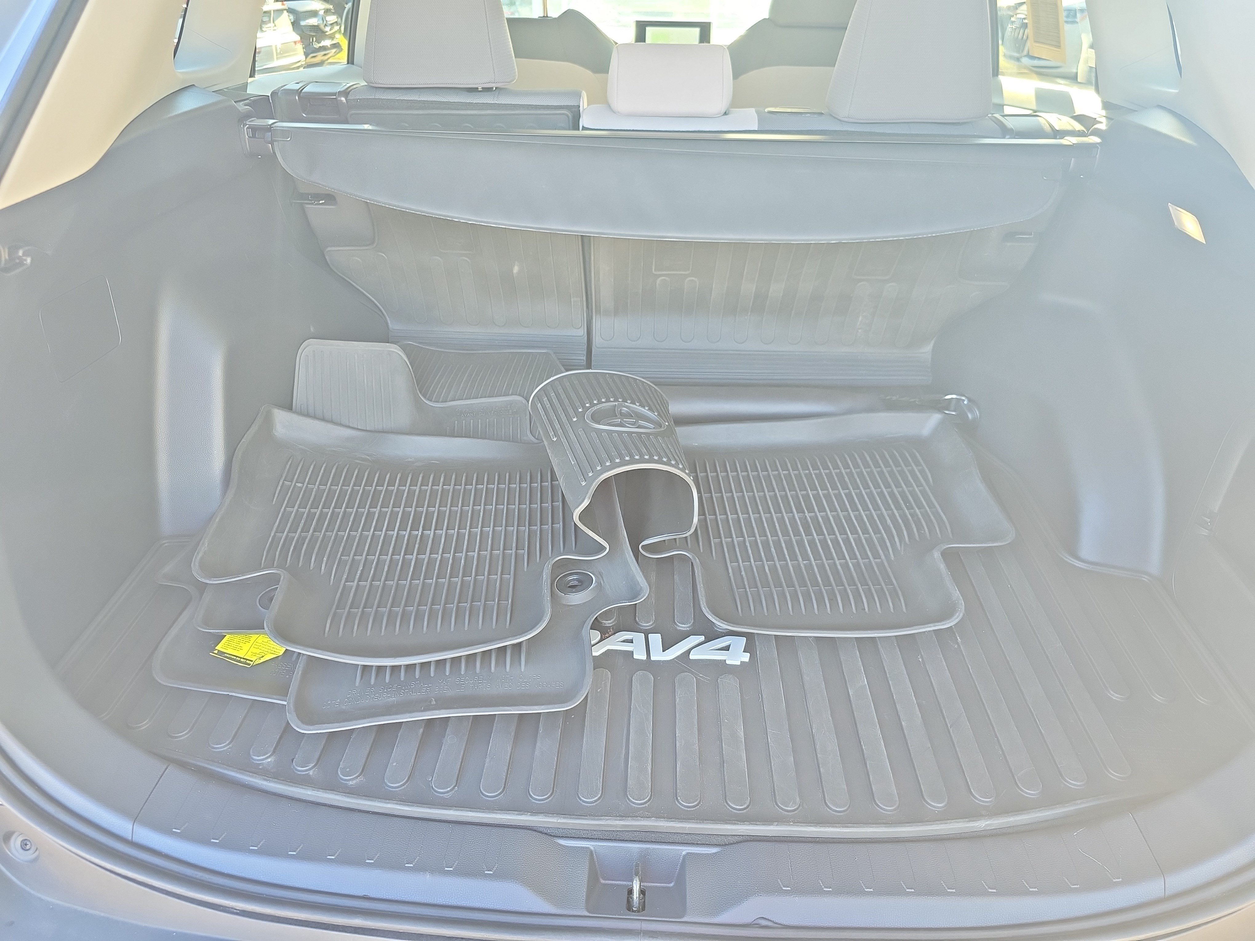 Used 2024 Toyota RAV4 XLE w/ Convenience Package AWD/4WD image 12