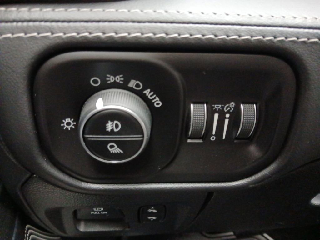 Used 2020 RAM 1500 Limited image 13