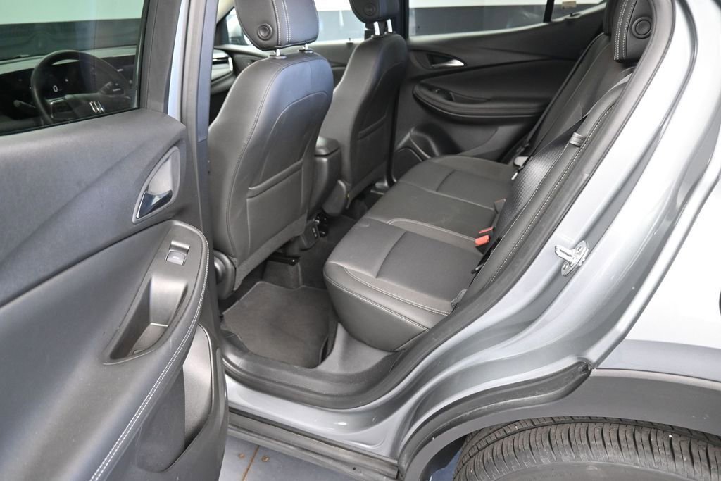 Used 2025 Buick Encore GX Preferred AWD/4WD image 17