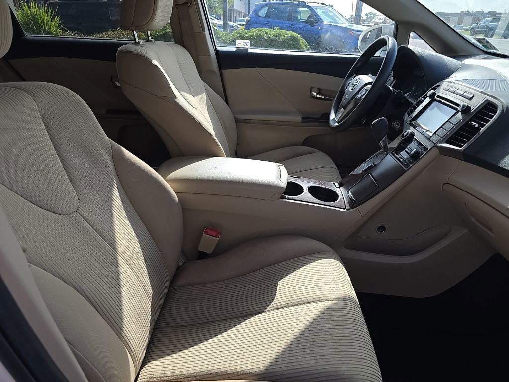 Used 2015 Toyota Venza LE FWD image 28