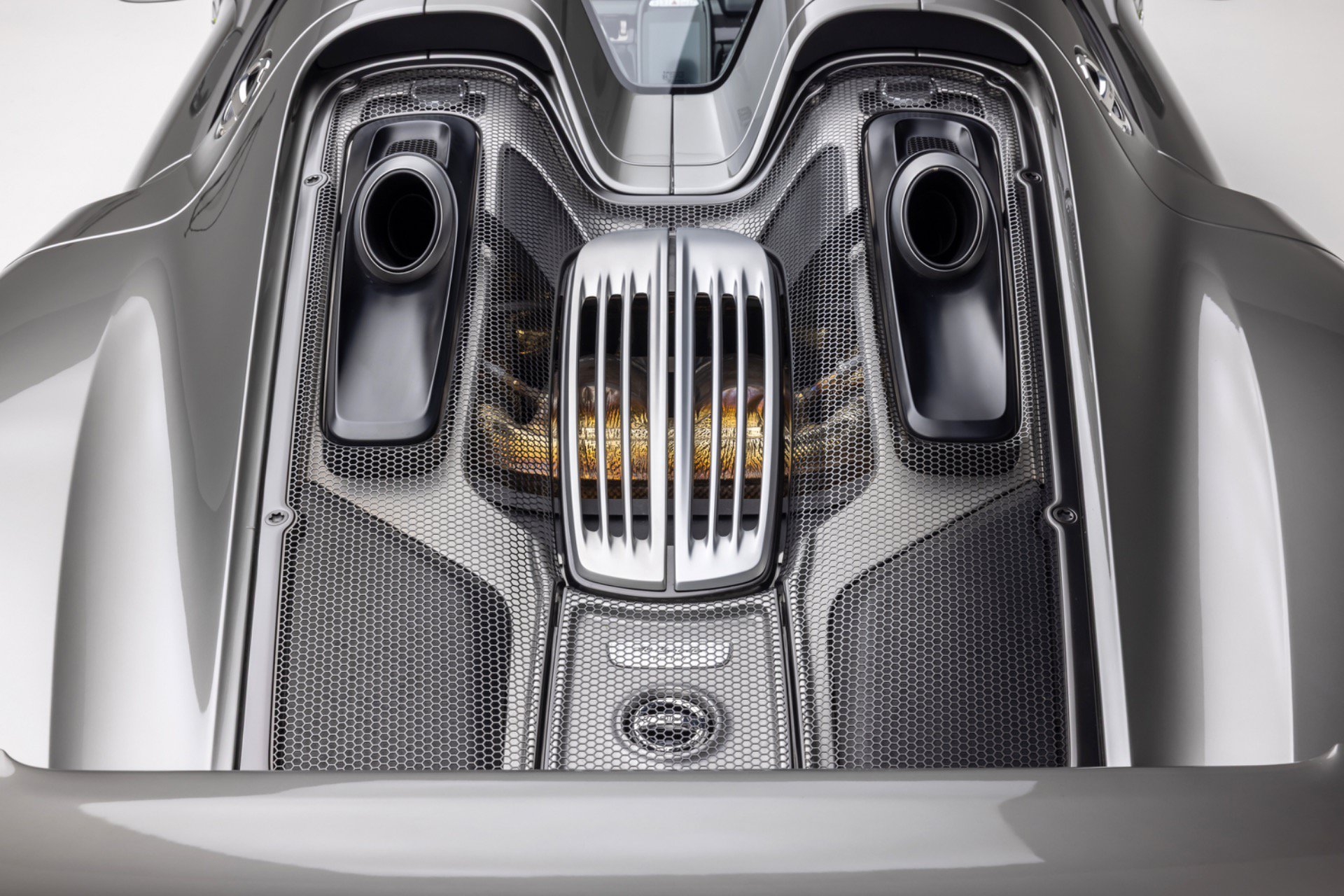 Used 2015 Porsche 918 Spyder AWD/4WD image 21