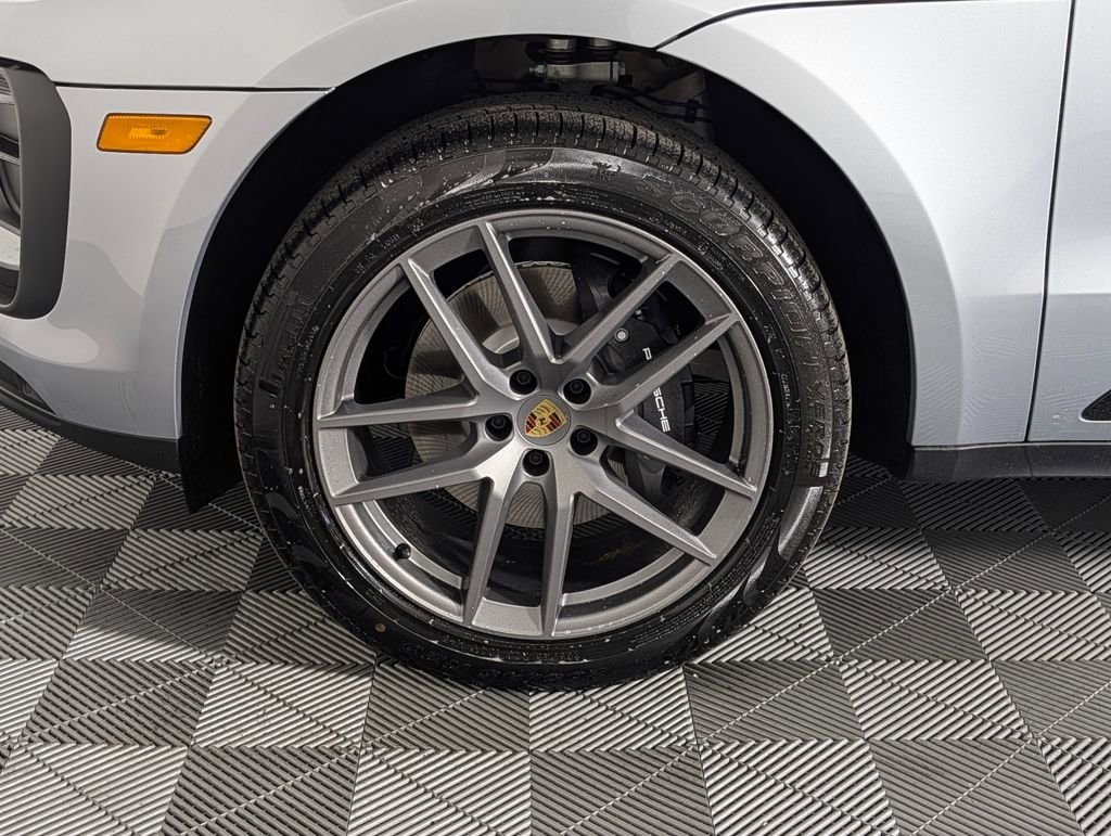 New 2026 Porsche Macan image 11