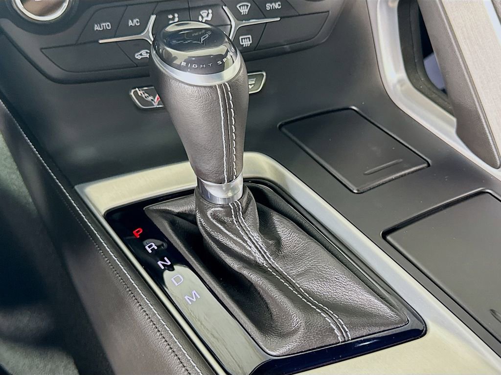 Used 2019 Chevrolet Corvette Stingray Coupe w/ 1LT RWD image 19