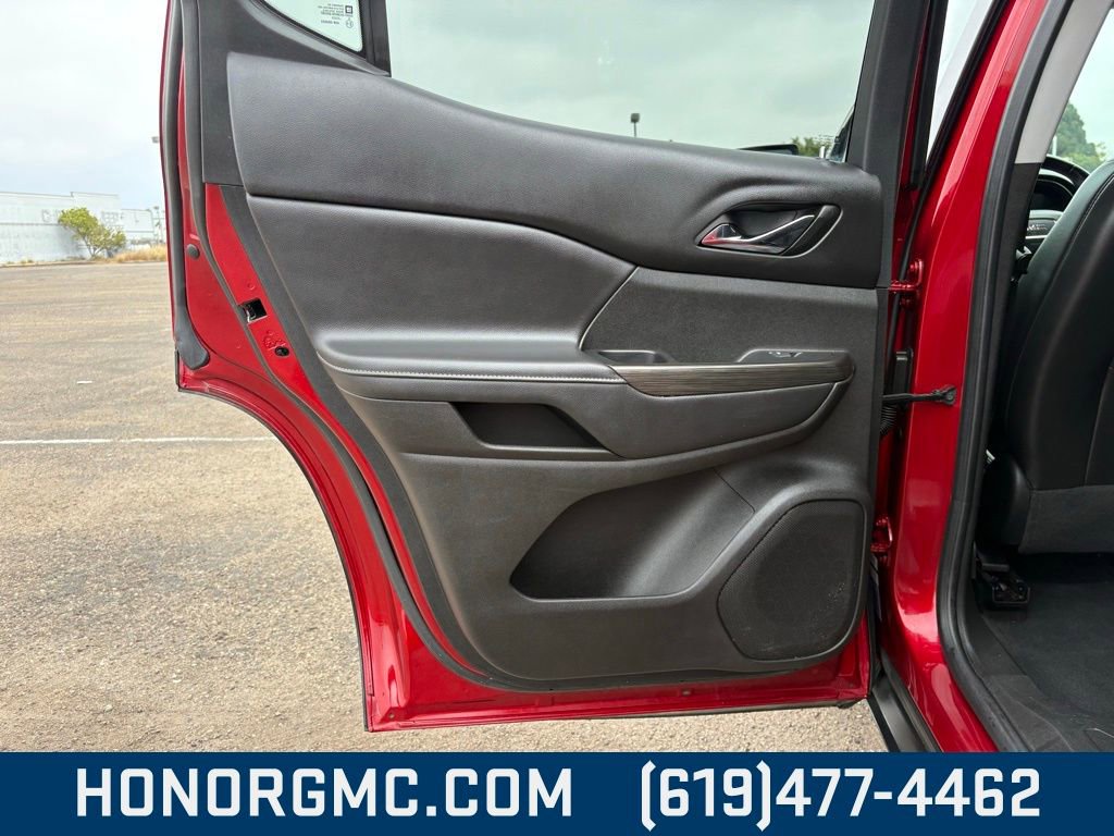 Used 2023 GMC Acadia SLT image 20