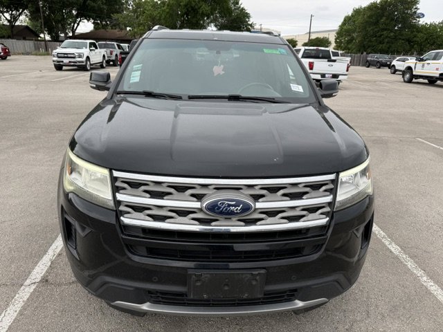 Used 2018 Ford Explorer XLT w/ Equipment Group 202A image 2