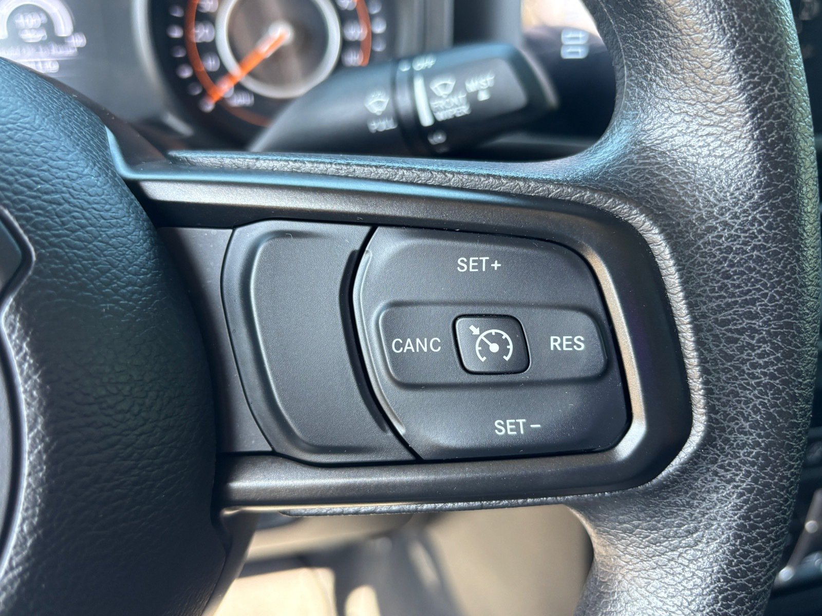 Used 2025 Jeep Gladiator Sport AWD/4WD image 23