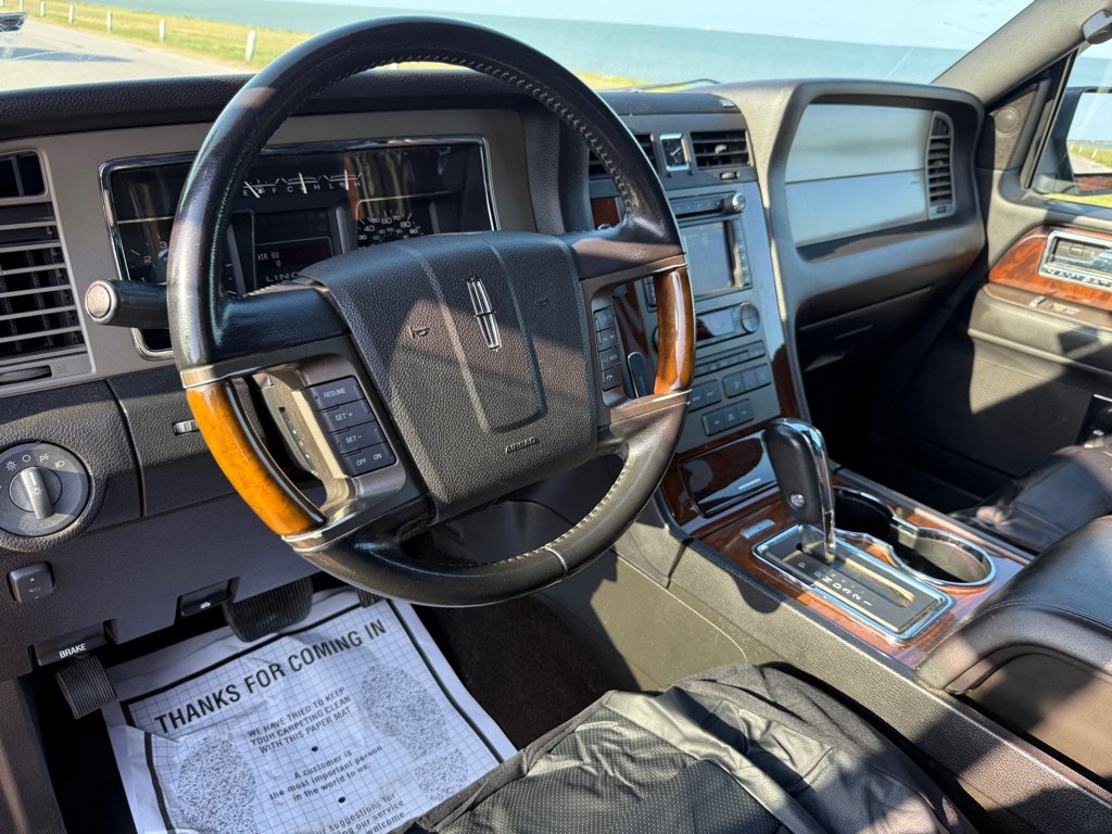 Used 2013 Lincoln Navigator L 4WD w/ HD Trailer Tow Pkg image 9