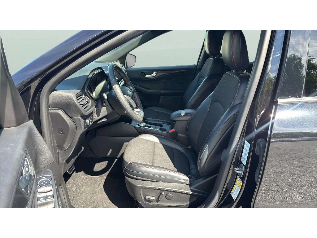 Used 2023 Ford Escape ST-Line w/ Tech Pack #1 AWD/4WD image 10