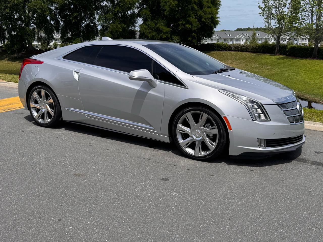 Used 2014 Cadillac ELR w/ Luxury Package FWD image 32
