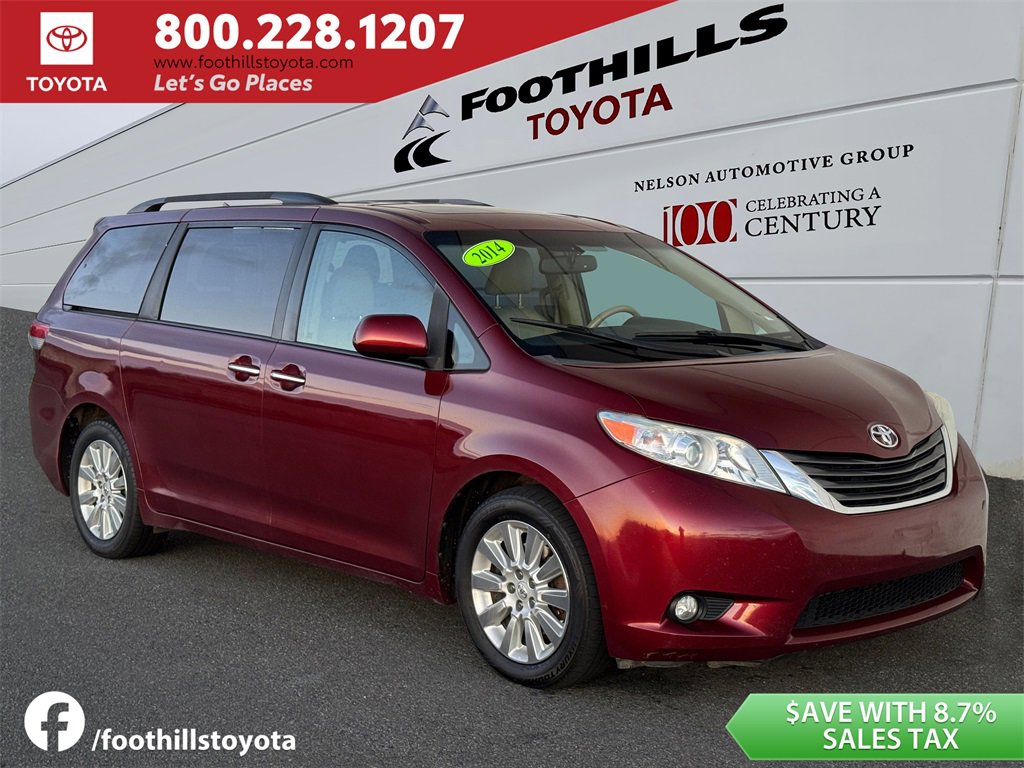 Used 2014 Toyota Sienna XLE image 1