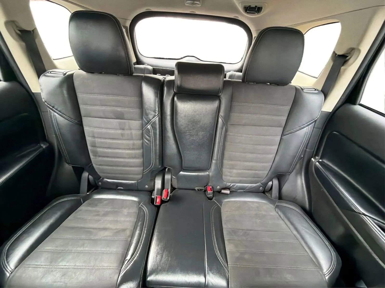 Used 2020 Mitsubishi Outlander SE image 14