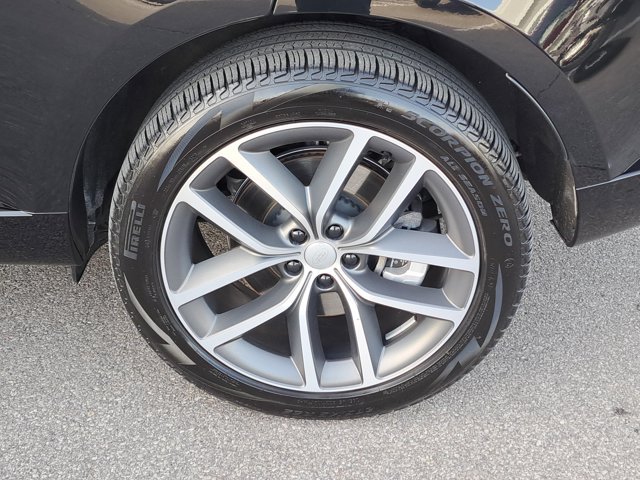 Used 2025 Land Rover Range Rover SE AWD/4WD image 5