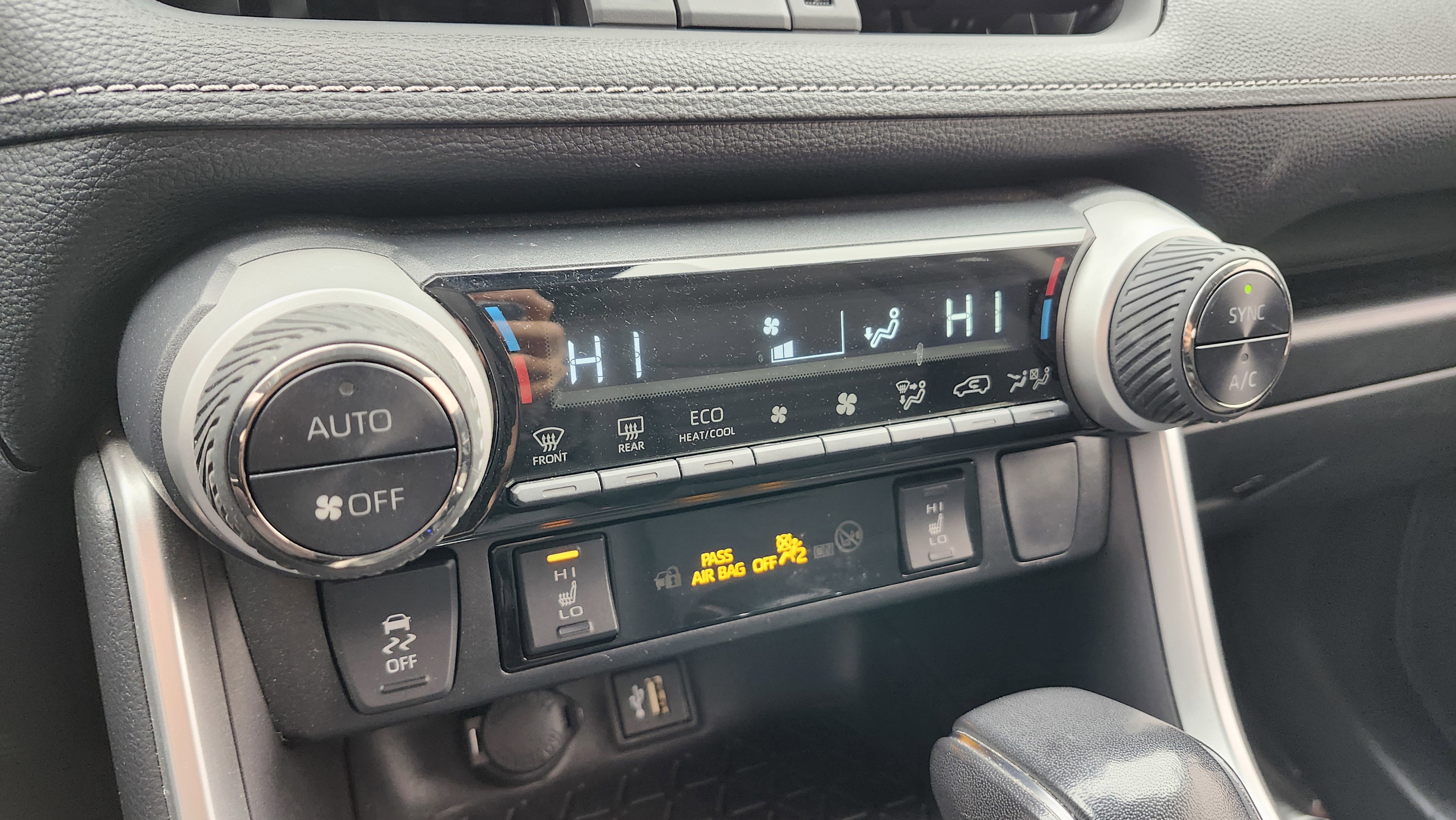 Used 2024 Toyota RAV4 XLE Premium image 37