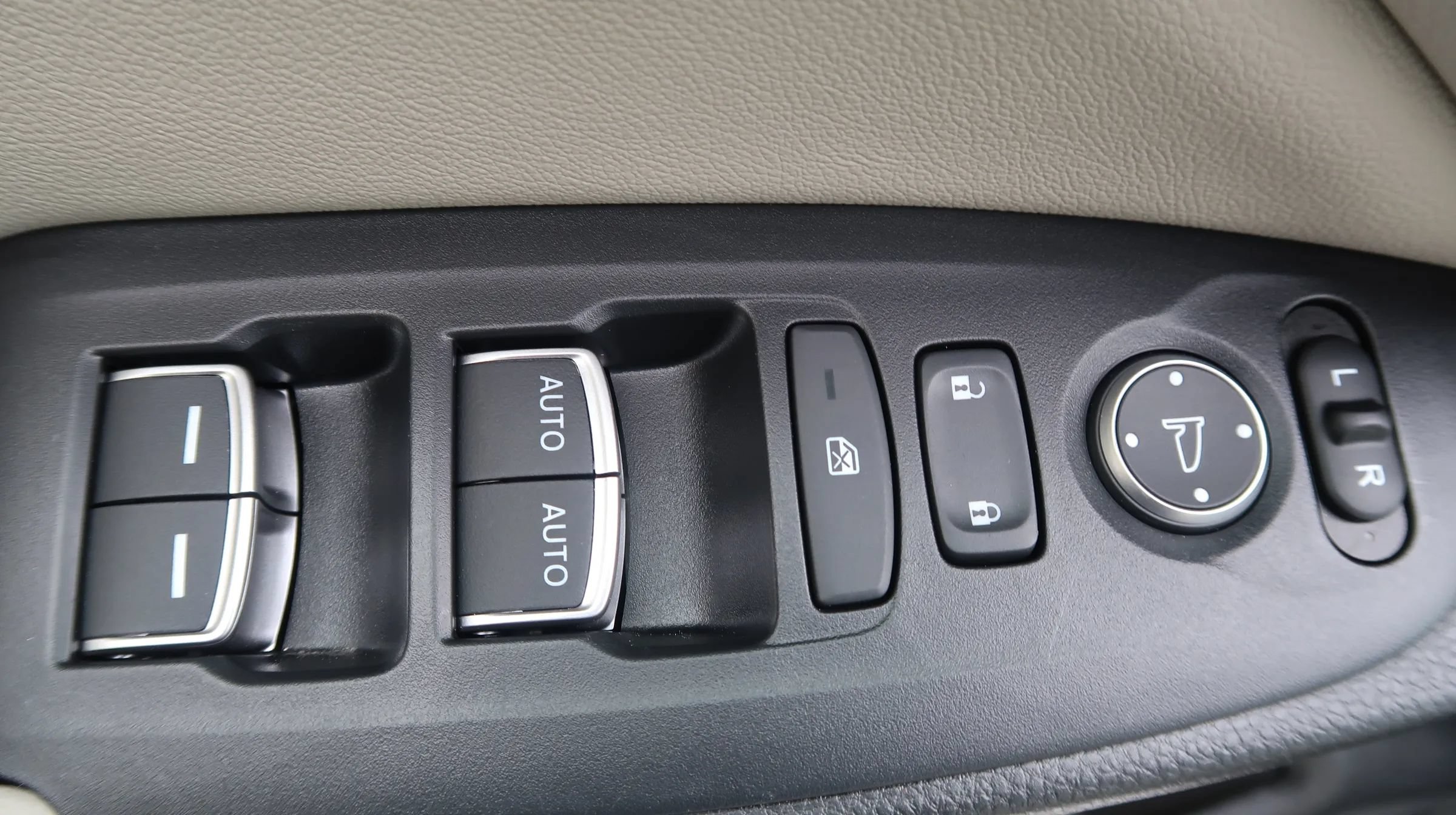 Used 2021 Honda Accord EX-L image 27