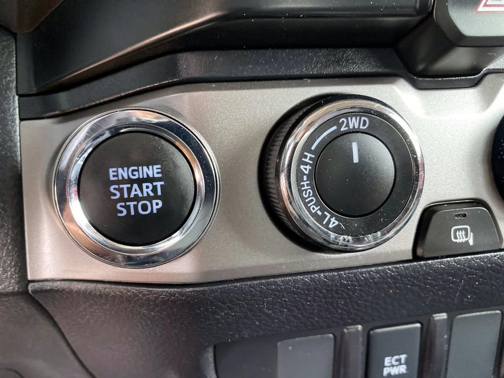 Used 2023 Toyota Tacoma SR5 AWD/4WD image 15