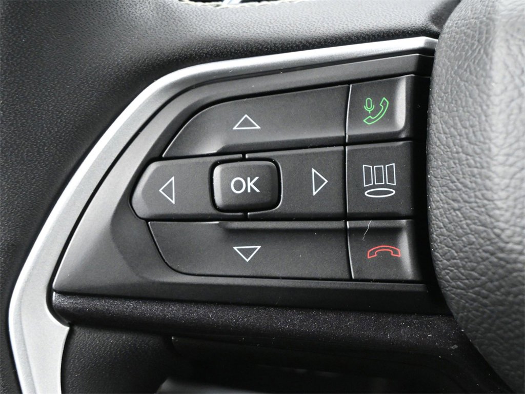 Used 2023 Jeep Grand Cherokee Altitude image 6