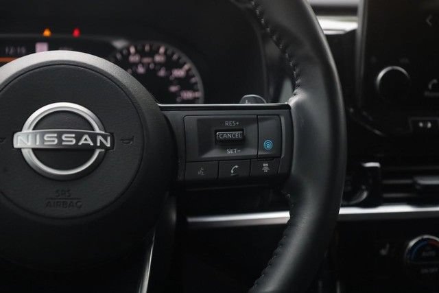 Certified 2025 Nissan Pathfinder SL w/ SL Premium Package FWD image 9