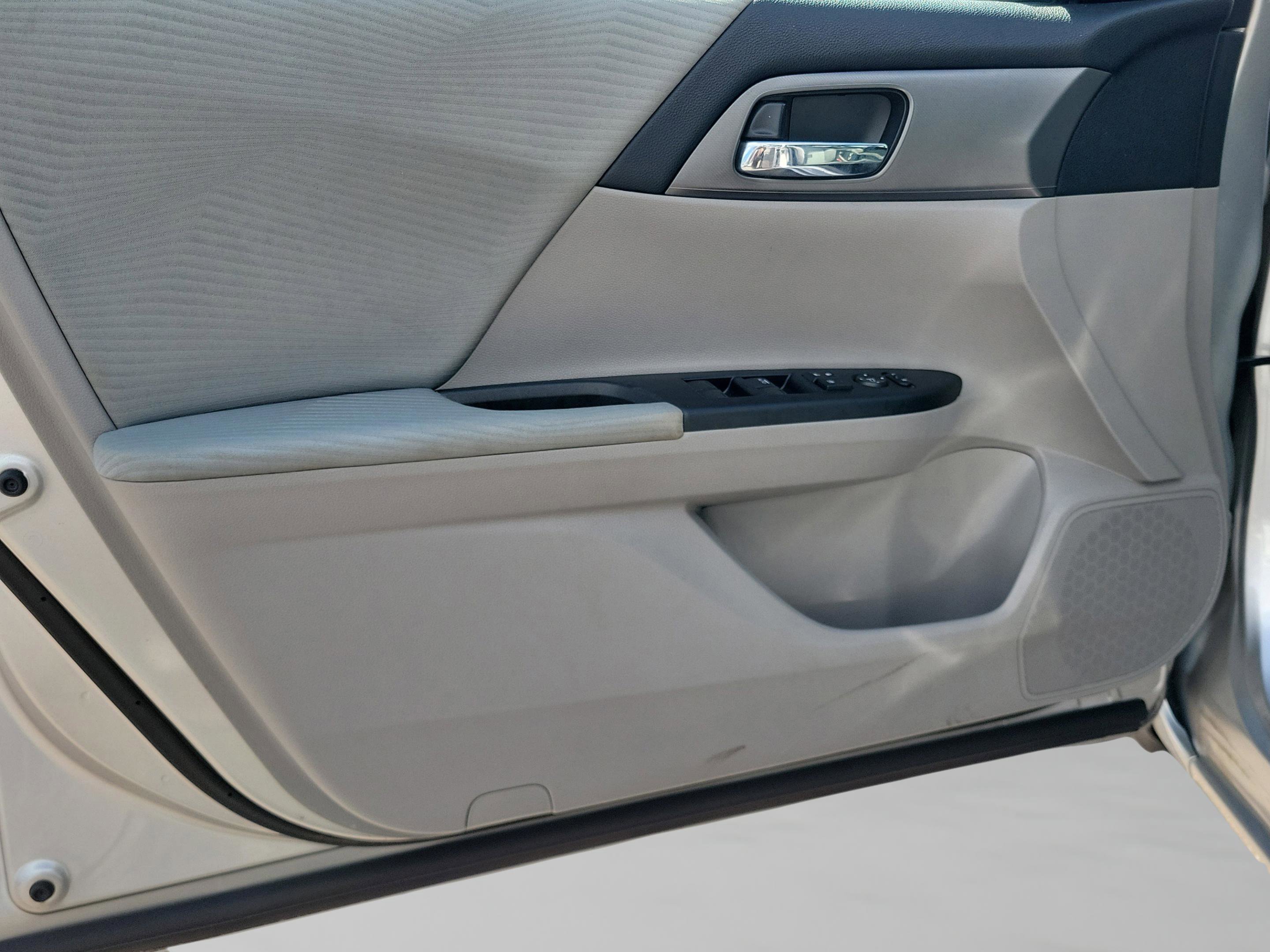 Used 2014 Honda Accord LX image 18