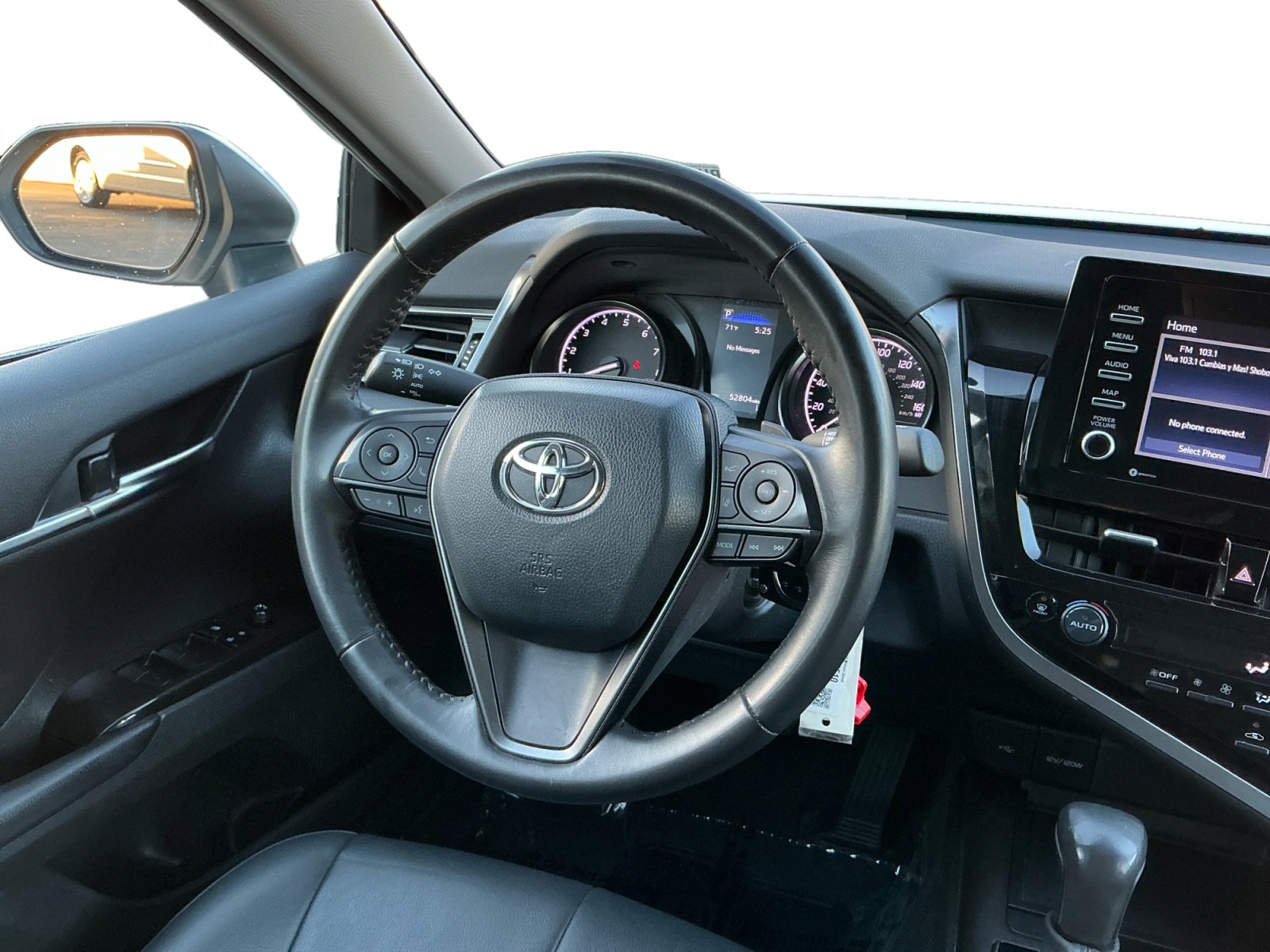 Used 2024 Toyota Camry SE image 11