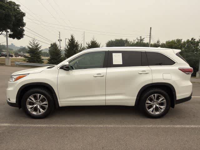 Used 2015 Toyota Highlander XLE AWD/4WD image 2