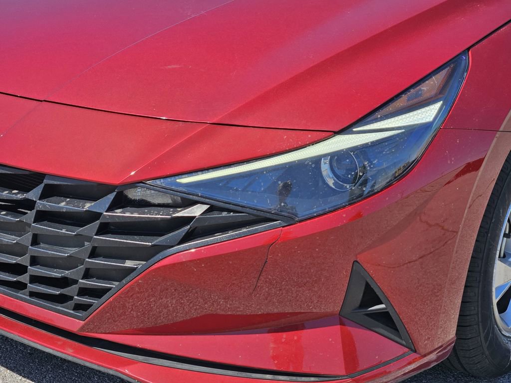 Used 2023 Hyundai Elantra SE FWD image 5