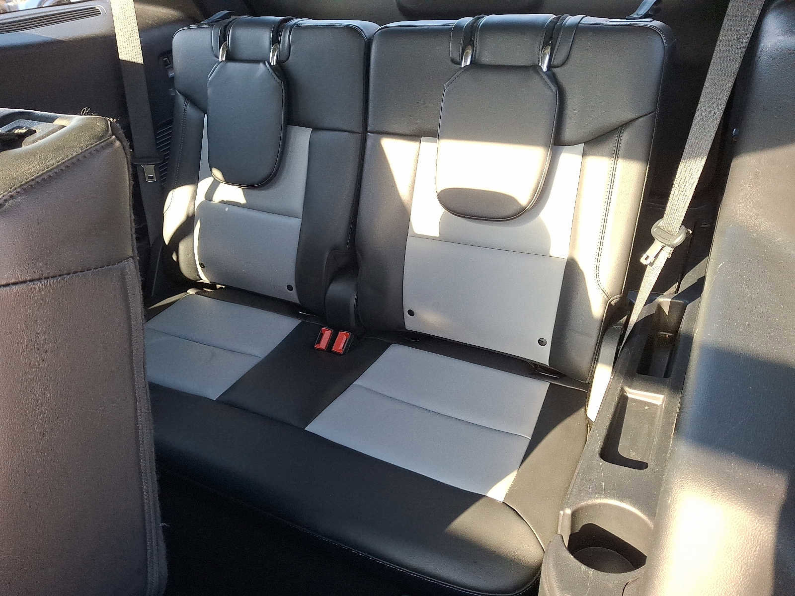 Used 2022 Ford Explorer XLT w/ Equipment Group 202A image 11