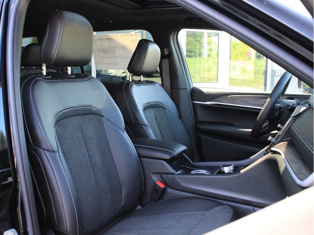 New 2026 Jeep Grand Cherokee L 4WD image 25