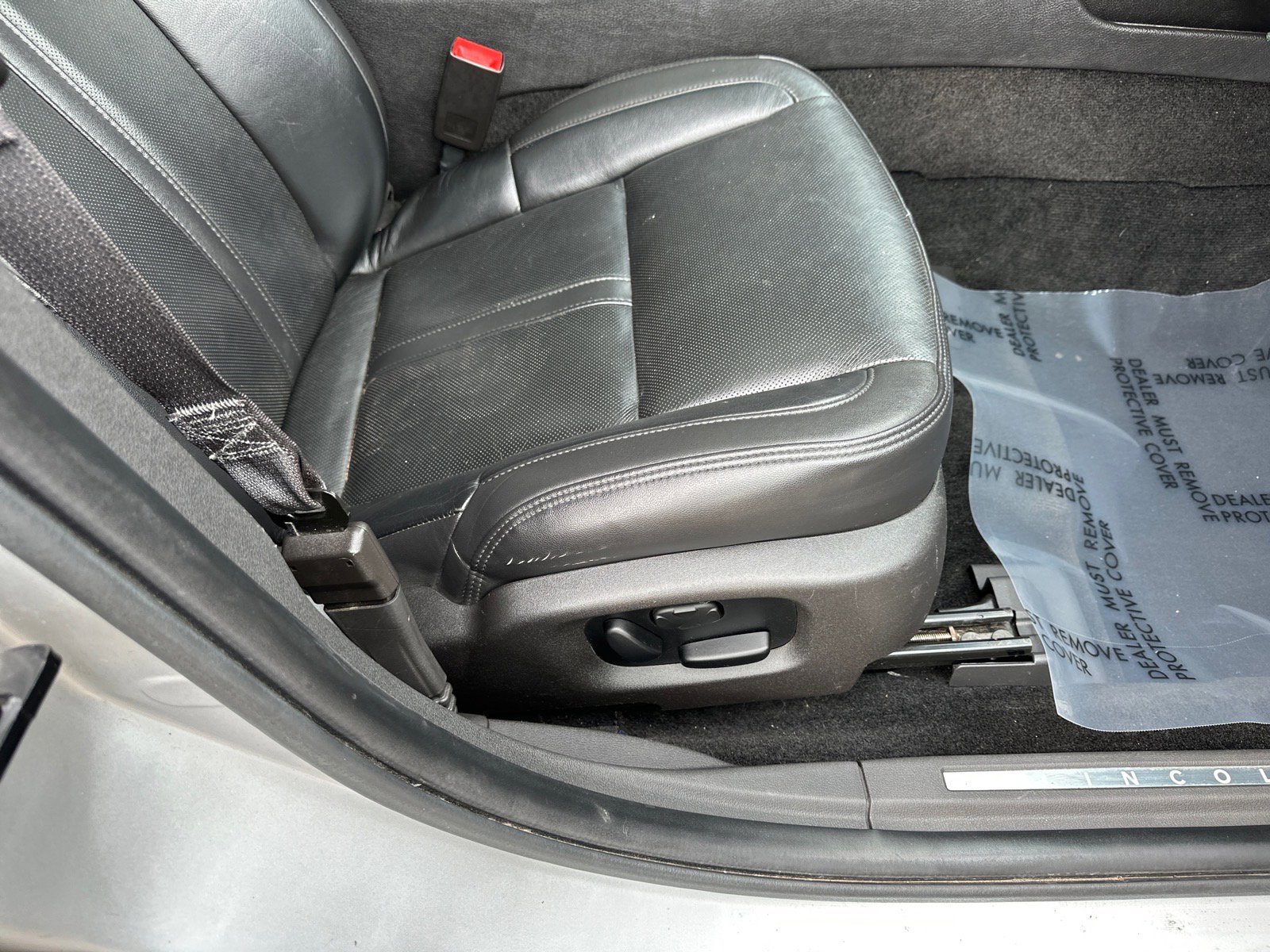 Used 2013 Lincoln MKS image 19