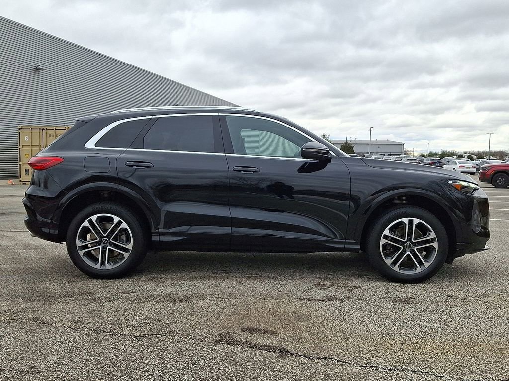 Used 2025 Audi Q5 2.0T Premium w/ Convenience Package image 7