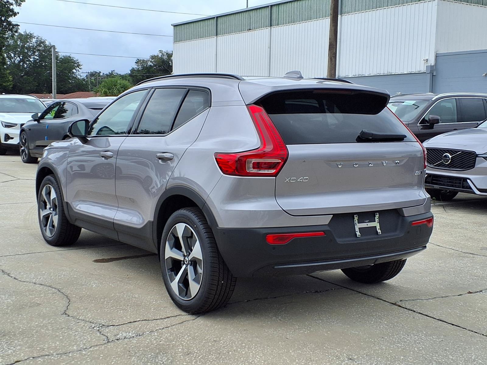 New 2026 Volvo XC40 B5 Plus w/ Protection Package Premier AWD/4WD image 5