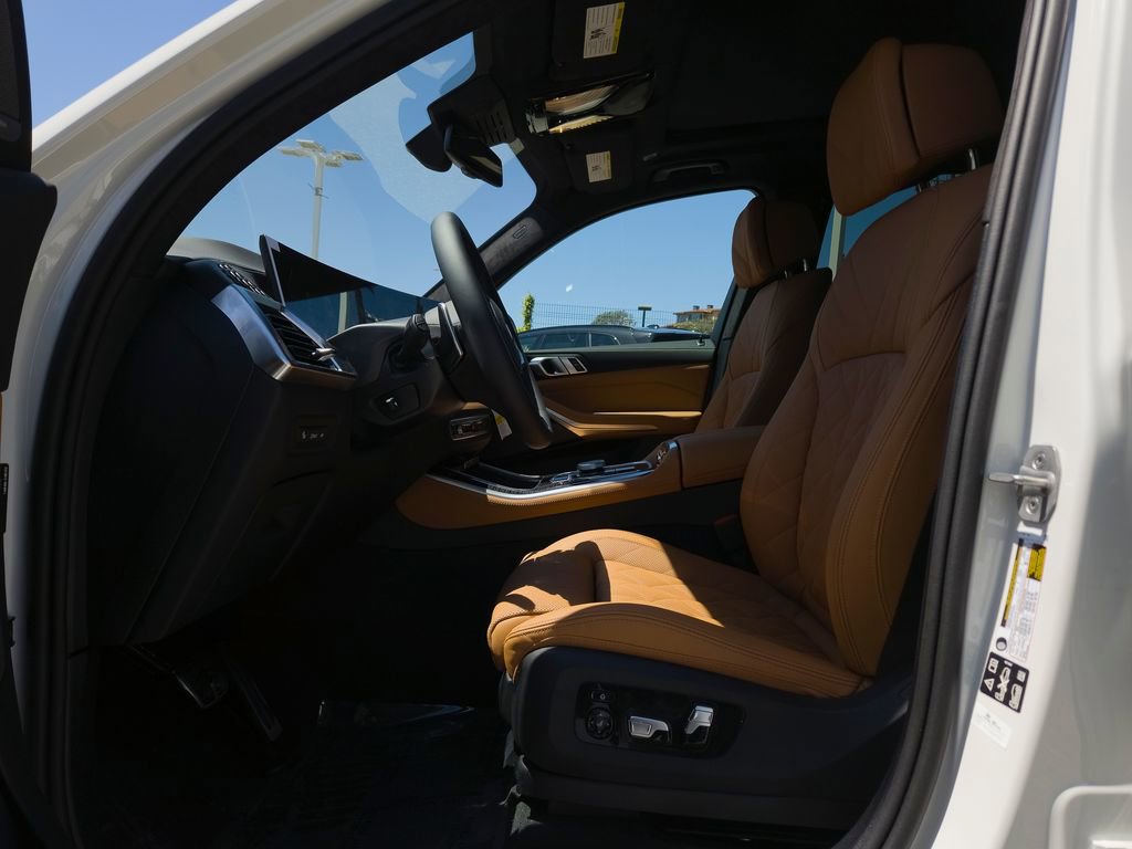 New 2026 BMW X5 xDrive40i w/ M Sport Package AWD/4WD image 7